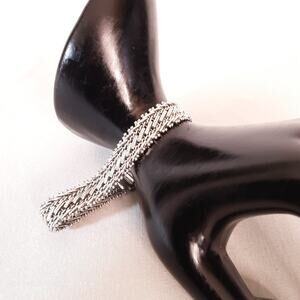 💎Silver Tone Bracelet Intricate Chain Link Pattern Fold Over Clasp